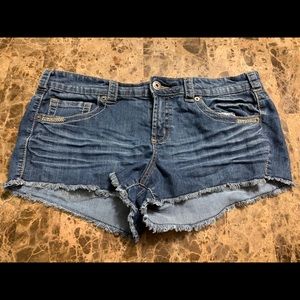 Denim booty shorts MUDD